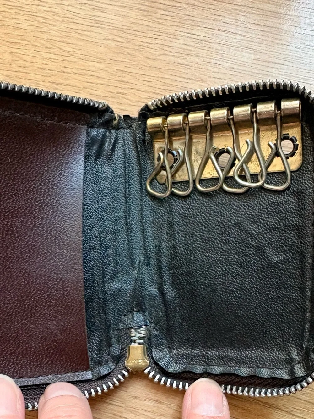 Vintage men’s zip around leather key holder
